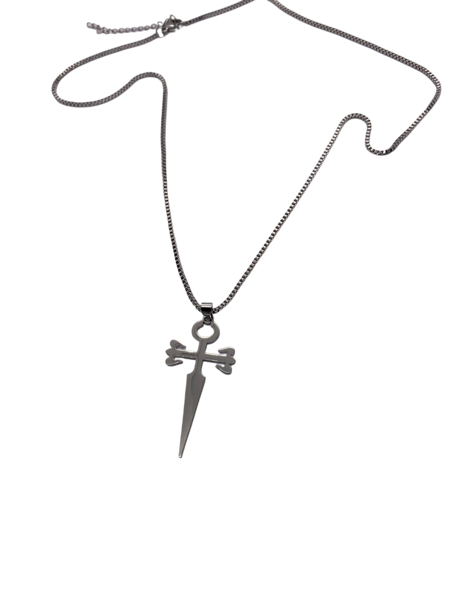 DAGGER NECKLACE IN SILVER